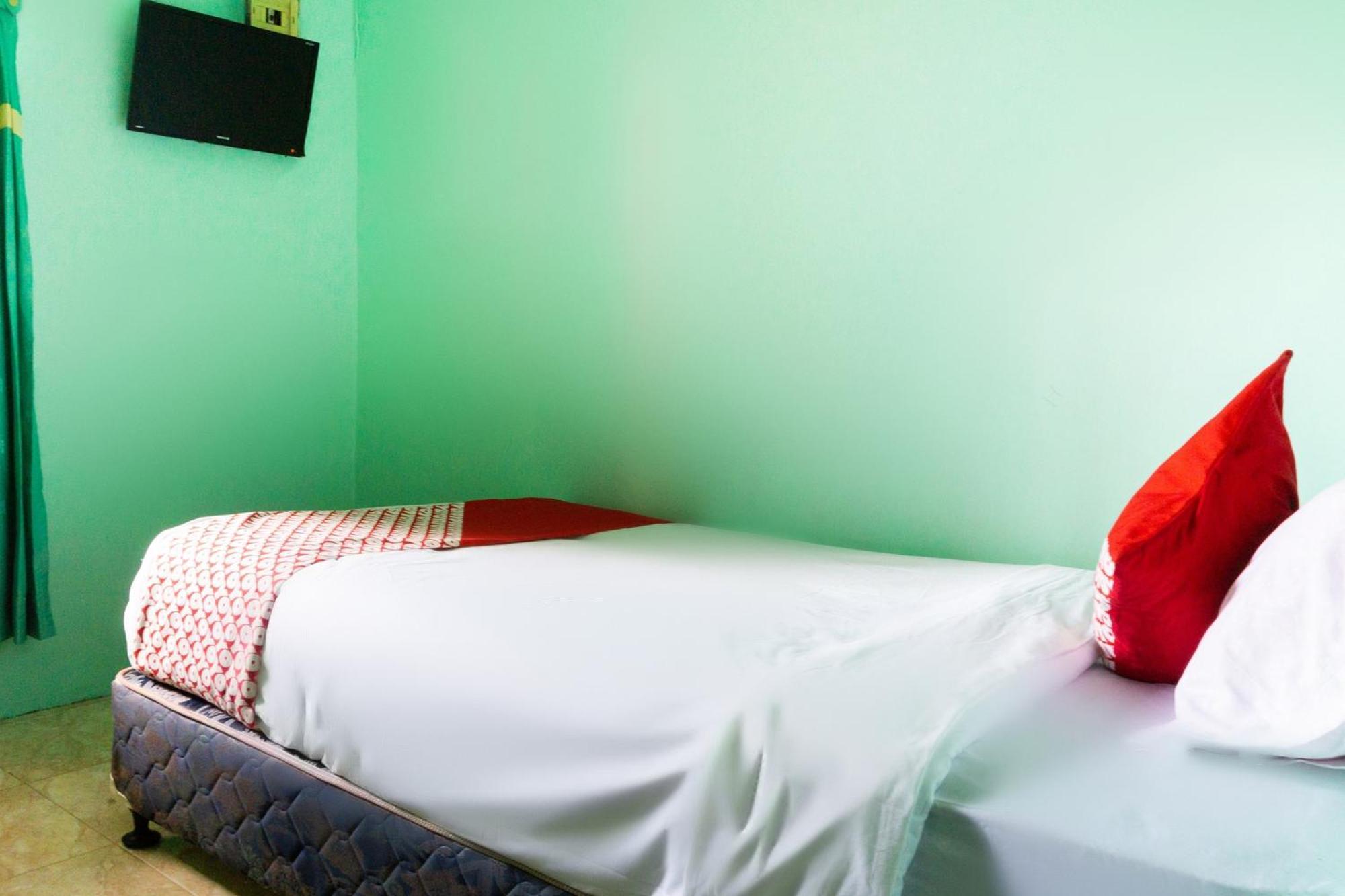 Oyo 3095 Semarapura Homestay Makasar Exteriér fotografie